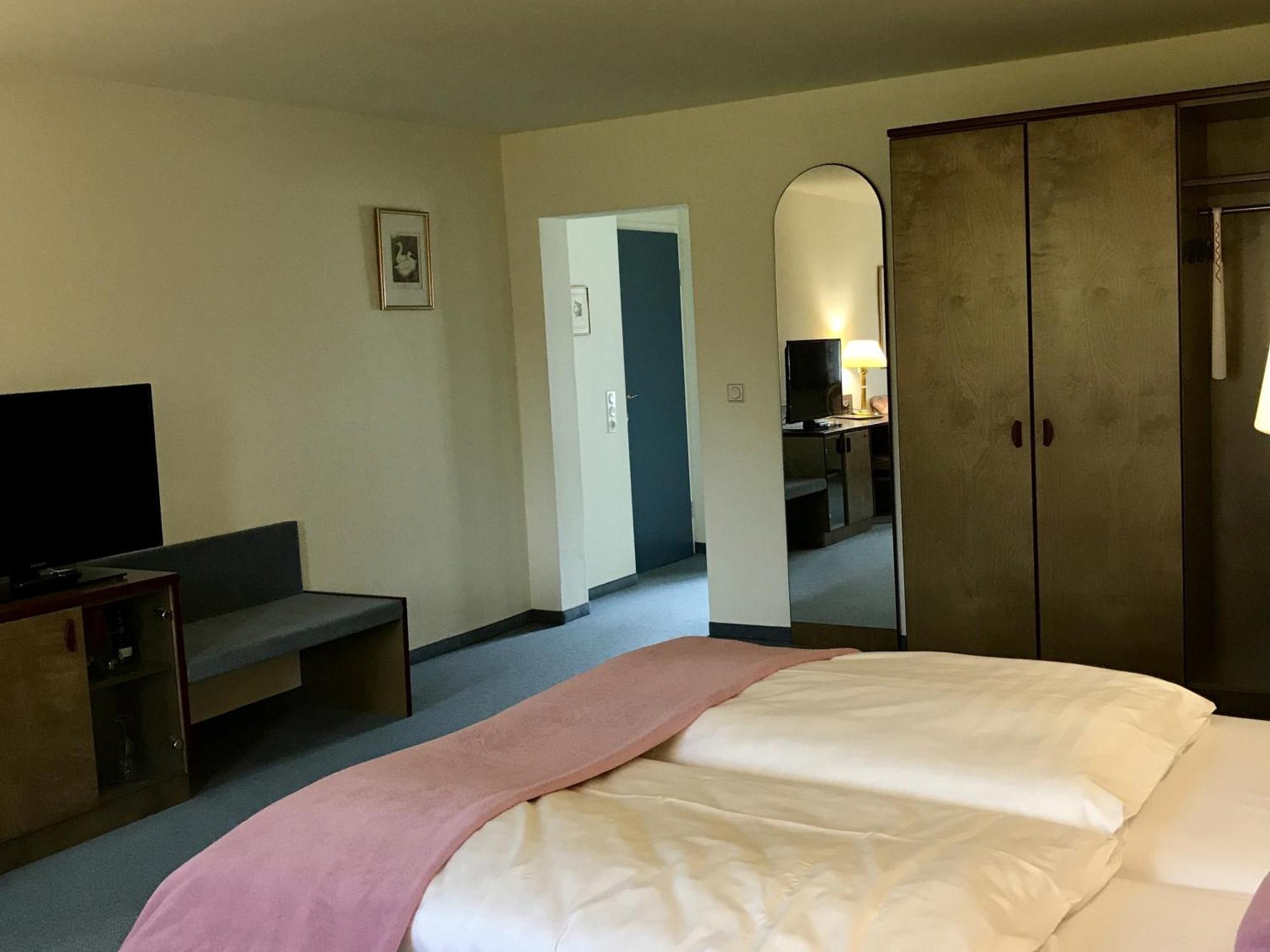 Dein Gutshof Hotel & Ferienwohnungen Gorlitz Phòng bức ảnh